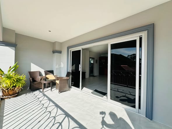 Pratamnak - Large 2 Bed Condo for SALE. Good Price