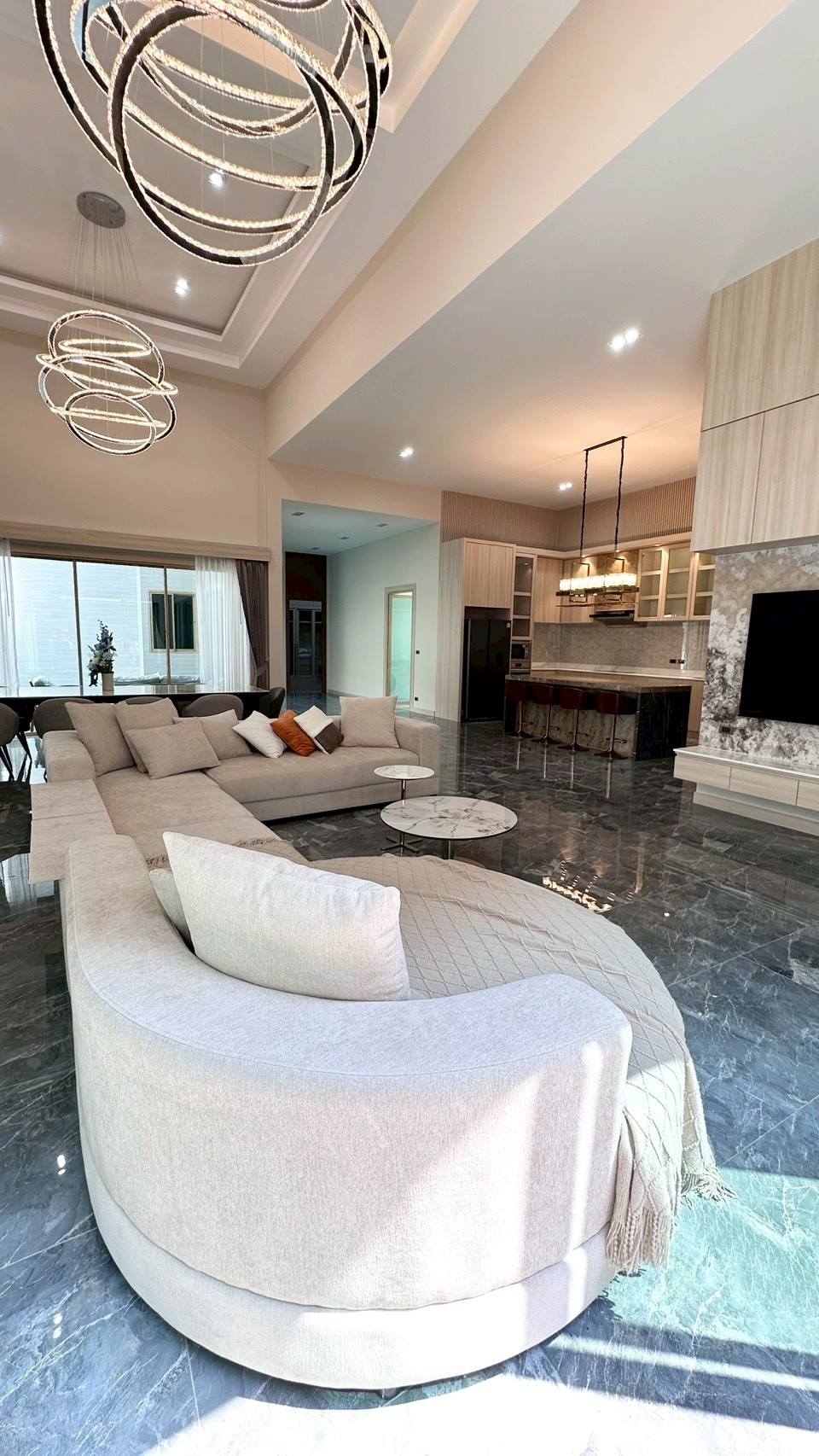 Luxury Pool Villa at Baan Mae for rent
