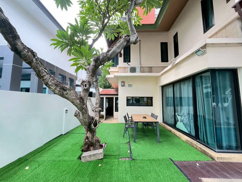 Pool Villa in Baan Natcha Village for sale